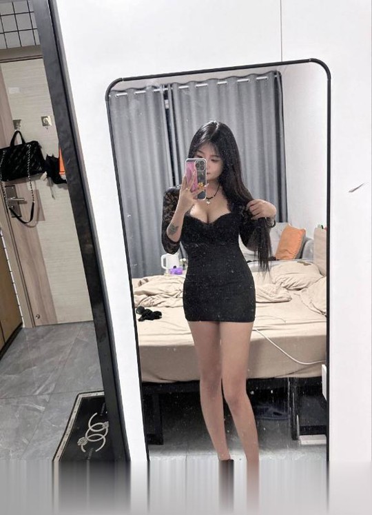 南开童颜大胸嫩妹