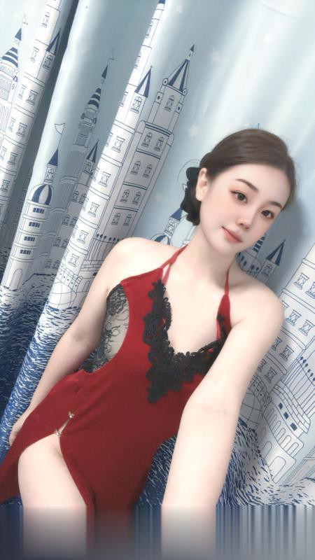 姑苏黑丝大屁股美女