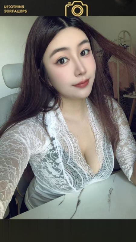罍街巨乳少女静静