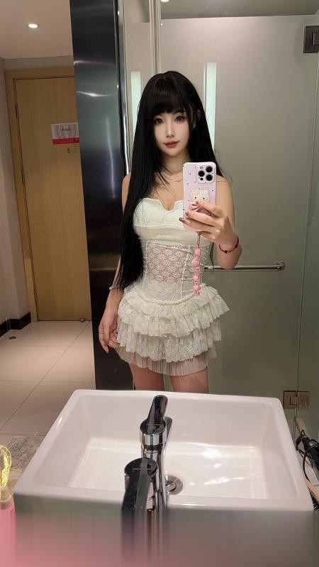 新区妮妮玉体游记