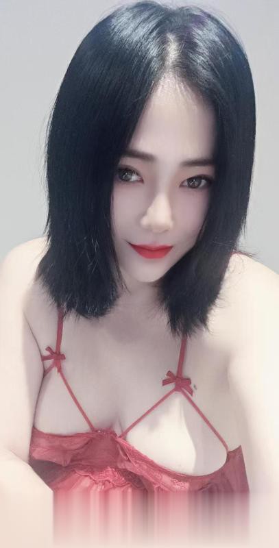 个人胸大屁股大