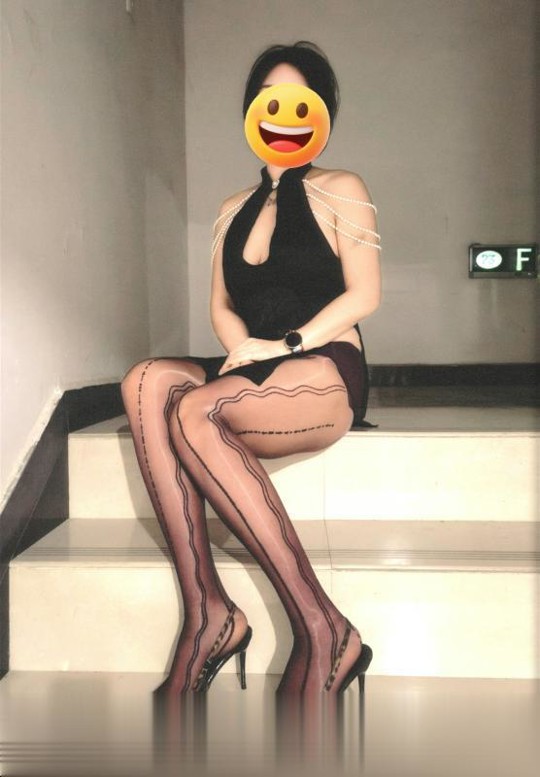 迷人又风情的御姐