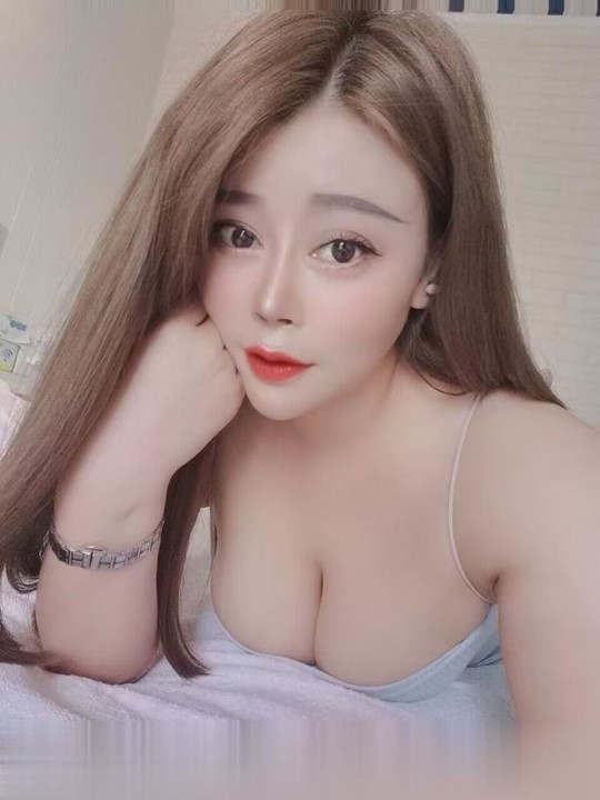 天府三街大胸妞妞