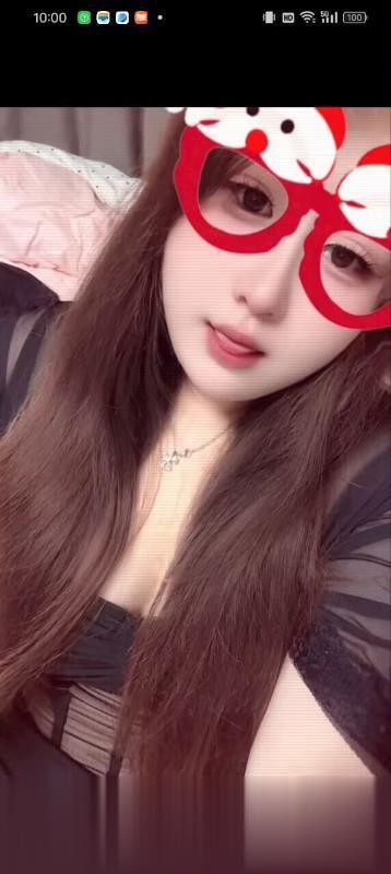 西塔佛系大胸妹