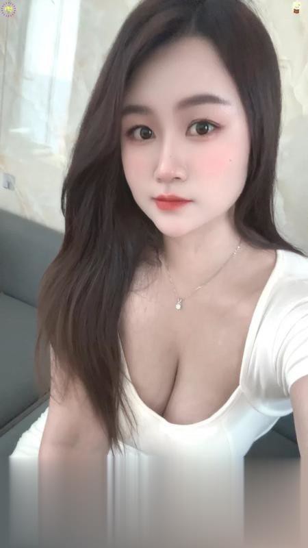 一线天大波萱萱