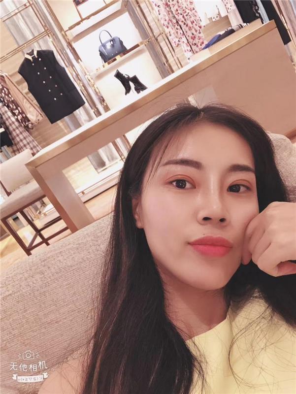 天河御姐小媚娘（销魂舌吻）