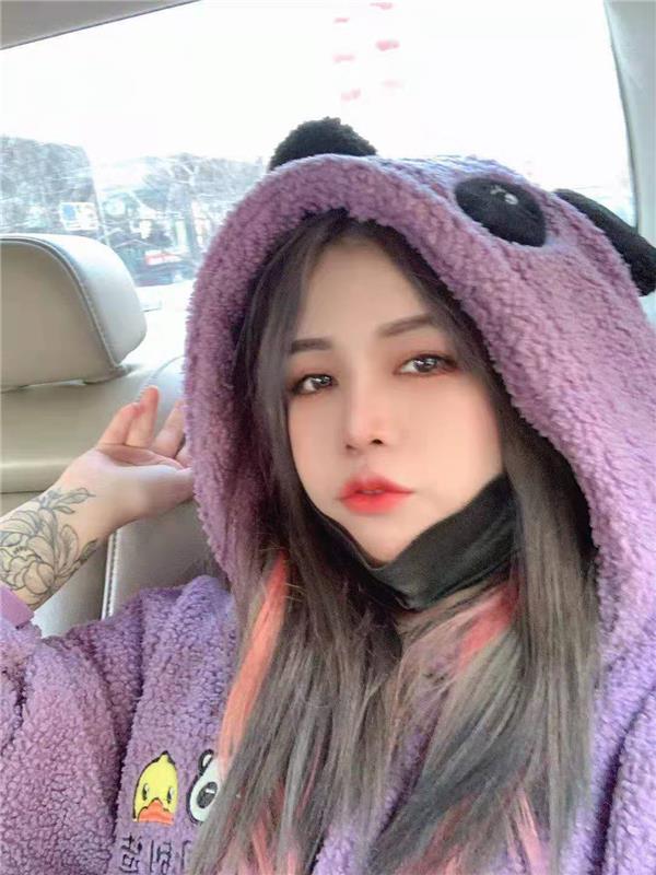 来自广东的网红款小浪妹