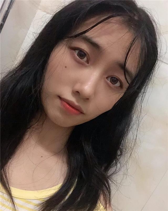 嫰乳十足的小美人