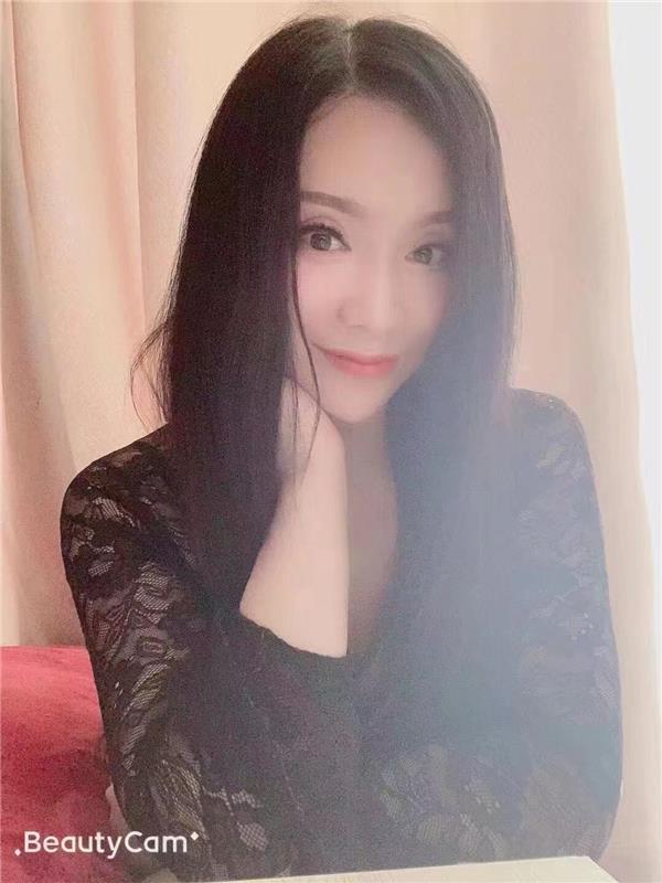 性价比高的大胸妹