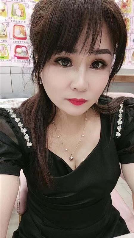 东莞大胸小少妇