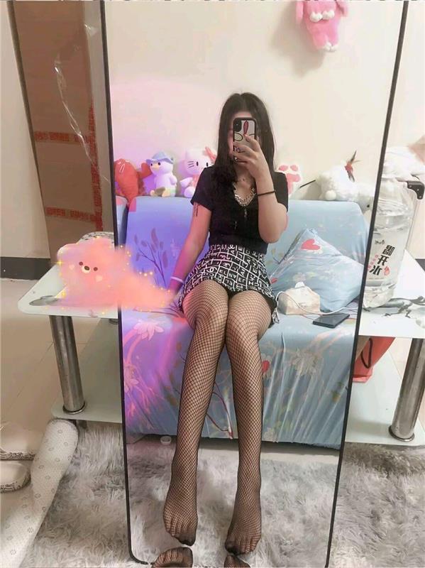 邻家御姐型漂亮小妹