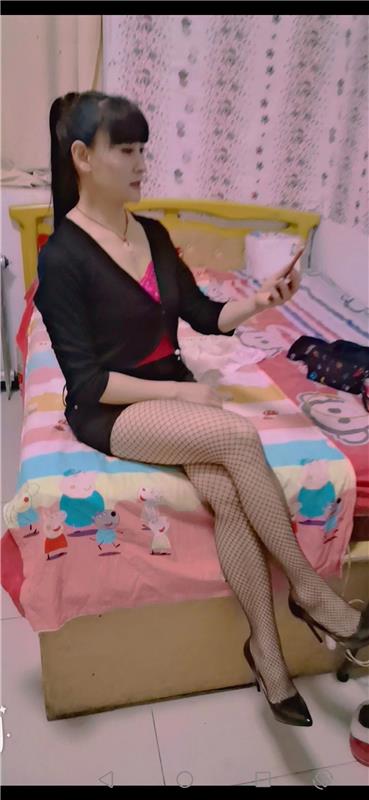 小白楼长腿骚熟女