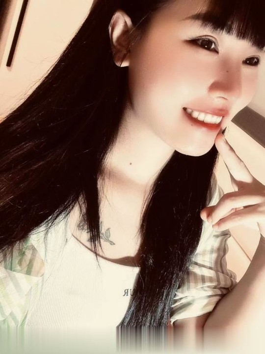江岸温柔小美