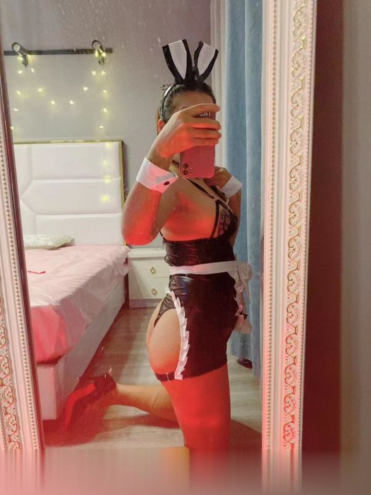 潮喷一姐三通女郎
