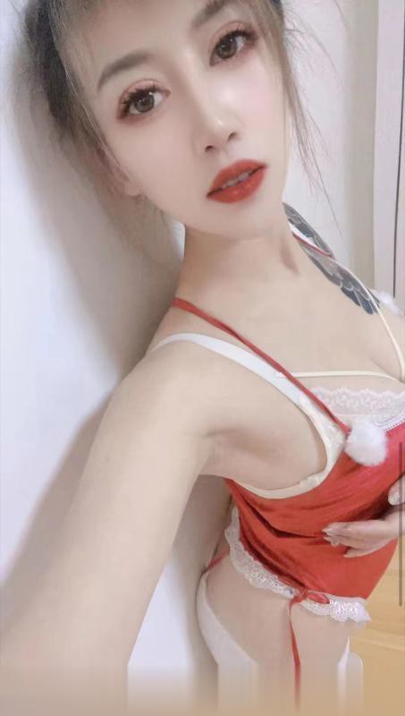 小巧玲珑型妹子