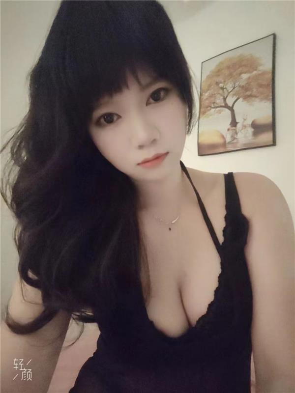 坪洲大胸妹小雪