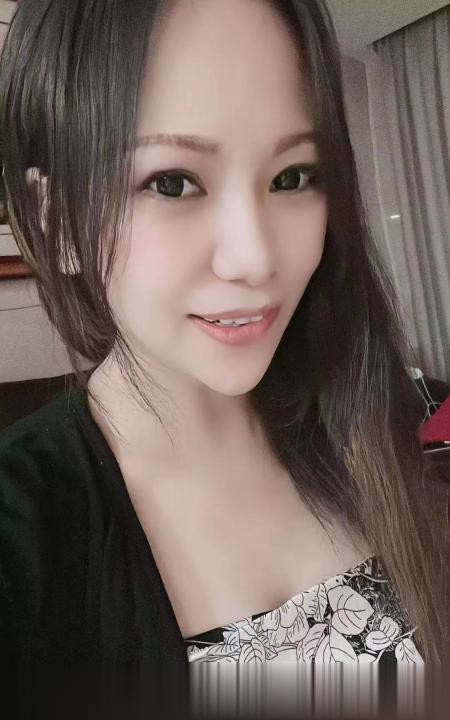 黑丝大屁股少妇霖霖