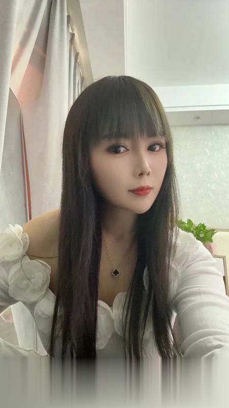 张府园苗条小少妇