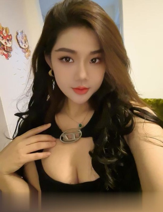 大胸颜值女友