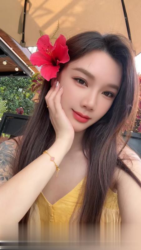 诱惑的铭铭.