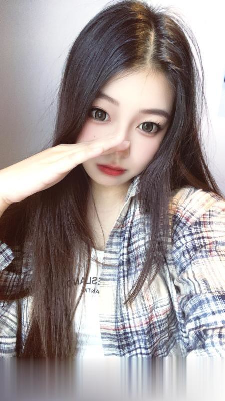 蜜桃臀妹子懒懒