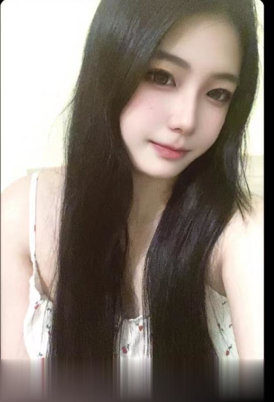 蜜桃臀妹子懒懒