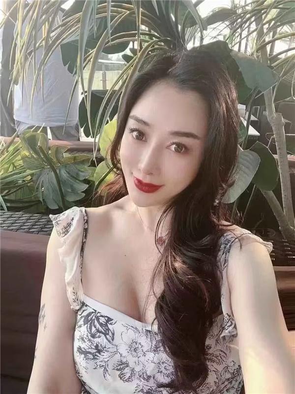 新贵之都少妇