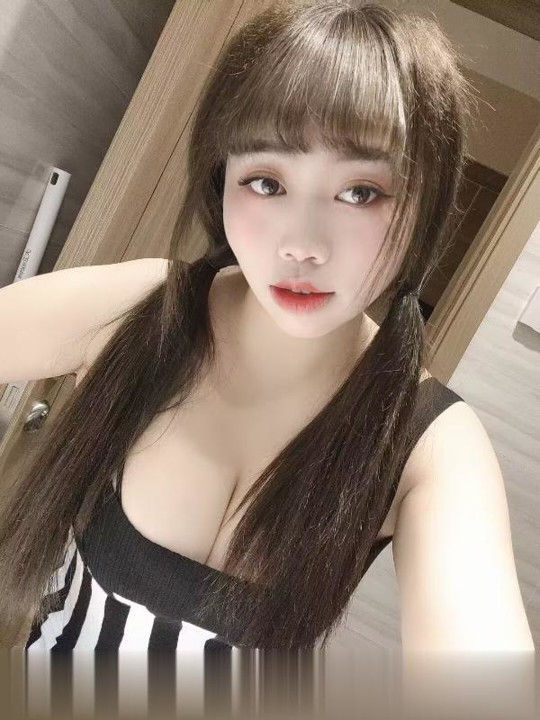 大奶子小姐姐樱桃