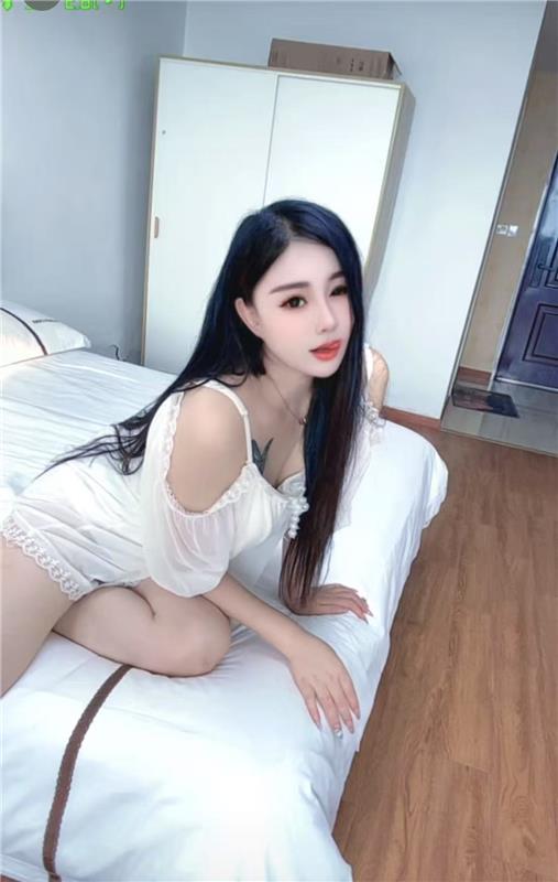 丰满大胸御姐中项