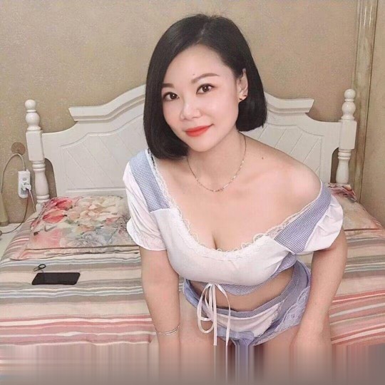 返食妩媚风韵熟女