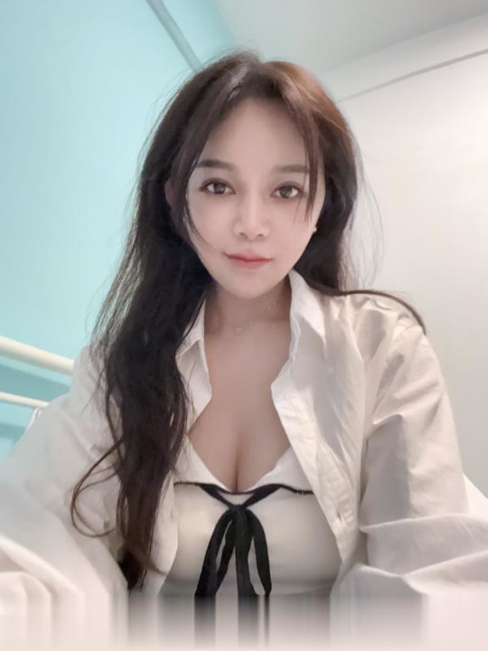 南山荔林地铁站妮妮