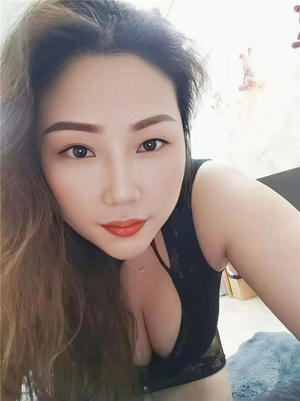 大亚湾丰满小姐姐