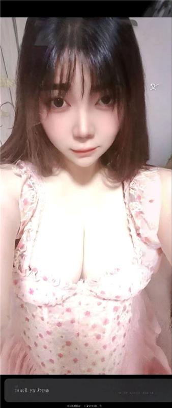 肤白大奶骚希希