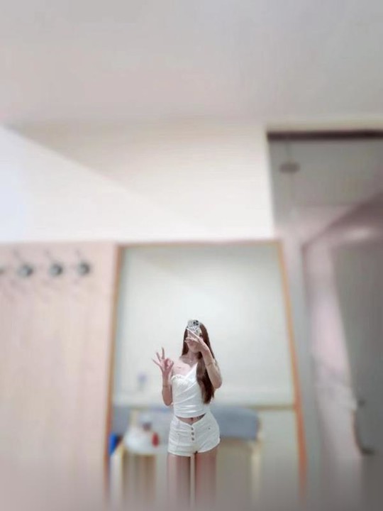 颜值身材很棒的小姐姐