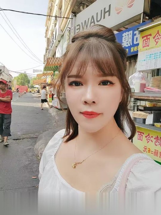 野战车战少妇小乔