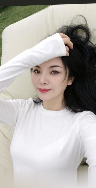 白净兼职人妻少妇