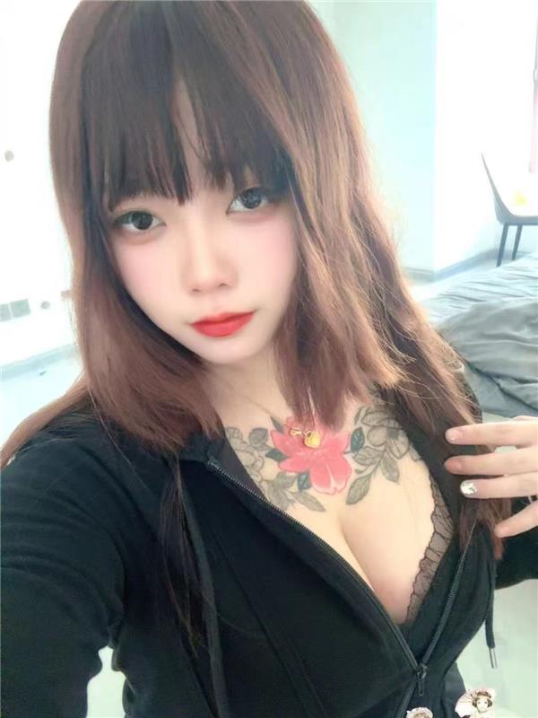 可爱天然奶箐箐