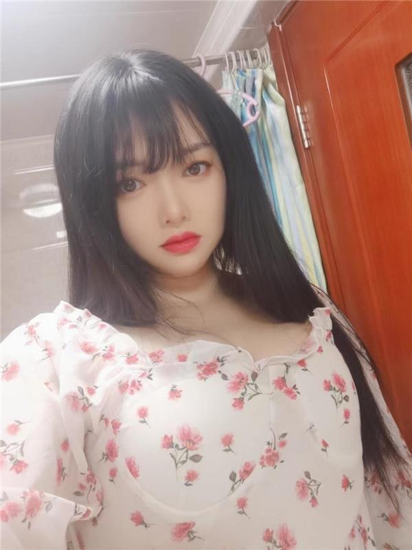 性感妖娆小少妇