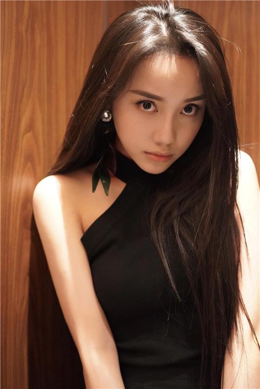 性感美女灵灵老师