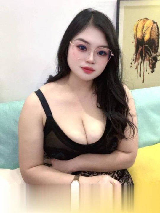 天然F奶雪莉老师