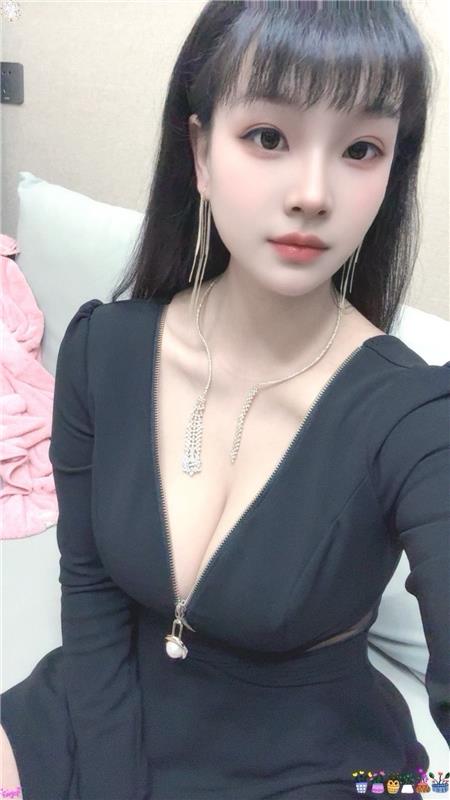 浦东巨乳美少女