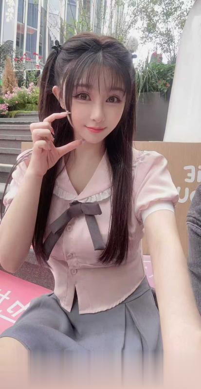 反差D奶小柳岩