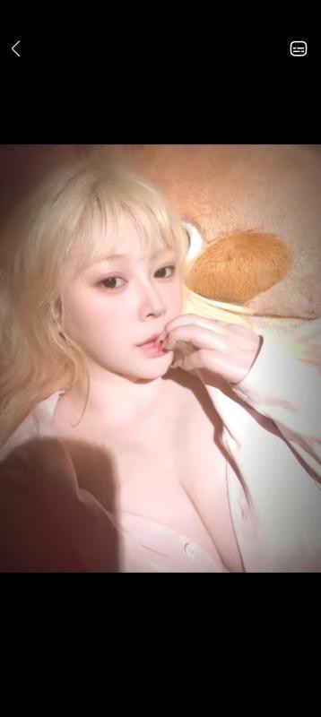 黄毛大兔子.