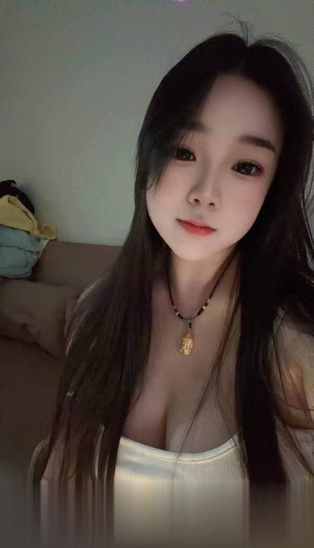 嫩妹B紧翘臀汁水多