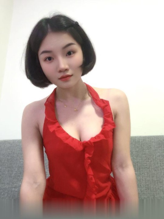 腰细屁股大兼职小姐姐