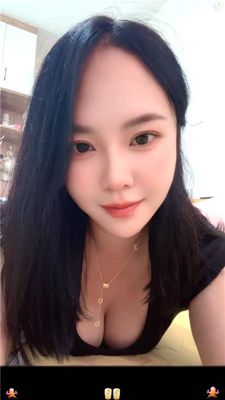 性感美乳兼职少妇