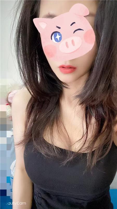 巨乳翘臀骚货