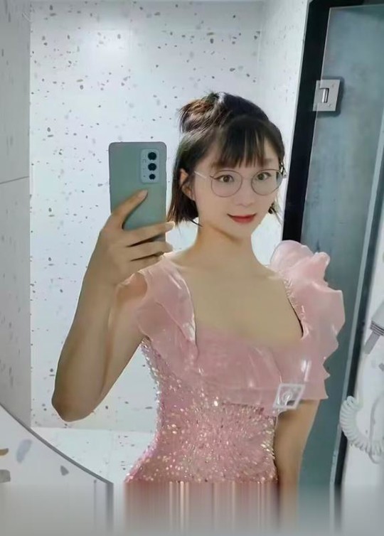 D奶双飞姐妹花