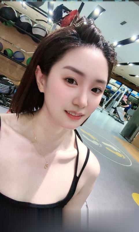 天河性感肥臀姐姐