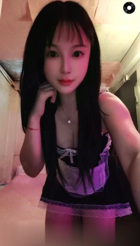 南山大奶翘臀洛洛回归